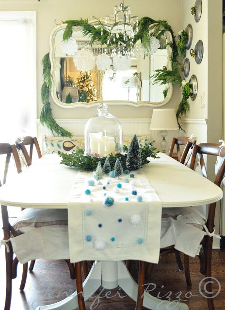 37 Stunning Christmas Dining Room  D cor Ideas  DigsDigs