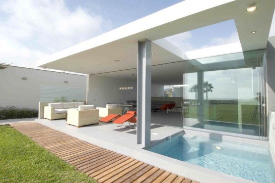 Stunning Tropical Seafront House