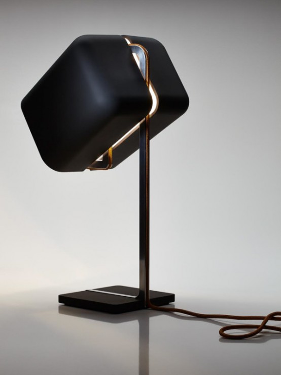 Stylish Aligned Lamp With A 360 Degrees Rotation