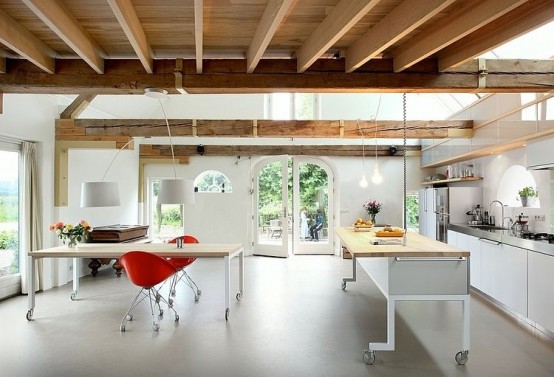 Stylish And Simple Family Residence Of An Old Barn