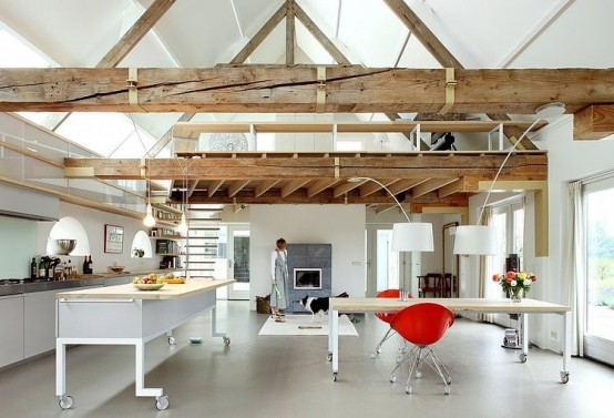 Stylish And Simple Family Residence Of An Old Barn