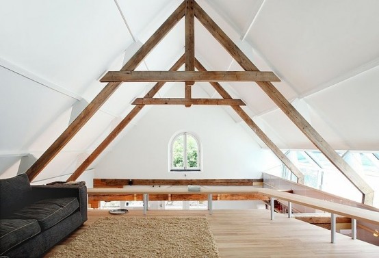 Stylish And Simple Family Residence Of An Old Barn