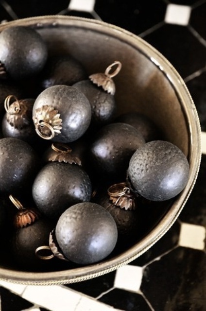 38 Stylish Christmas Décor Ideas In All Shades Of Grey  DigsDigs