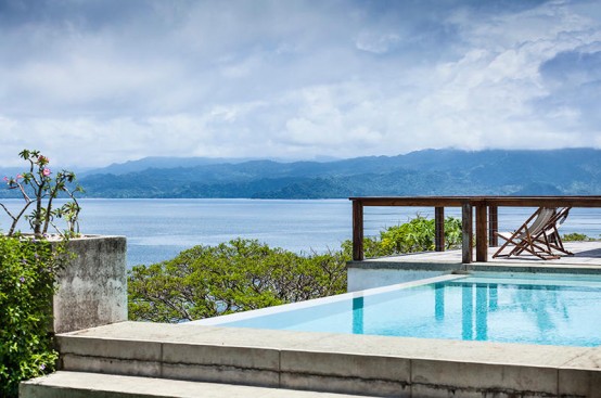 Stylish Fiji Retreat With Lots Of Natural Wood