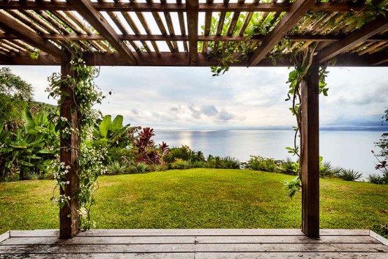 Stylish Fiji Retreat With Lots Of Natural Wood