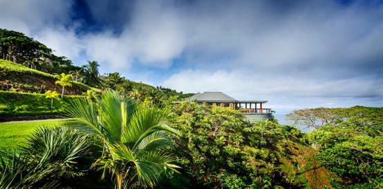 Stylish Fiji Retreat With Lots Of Natural Wood
