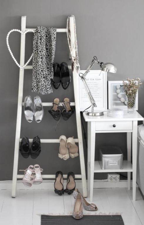 Stylish Grey Firl Bedroom With A Shoes Ladder