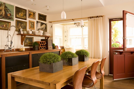 Stylish Kitchen Design In Warm Shades