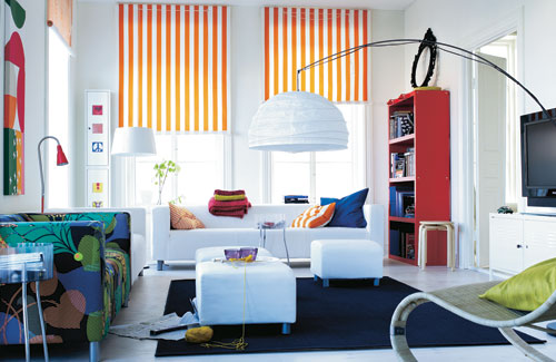 Stylish Living Room With Colorful Roman Blinds