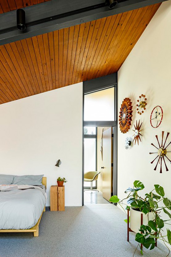 Stylish Mid Century Modern House With Warm Colored Wood Decor