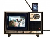 Stylish Old Tv Iphone Dock