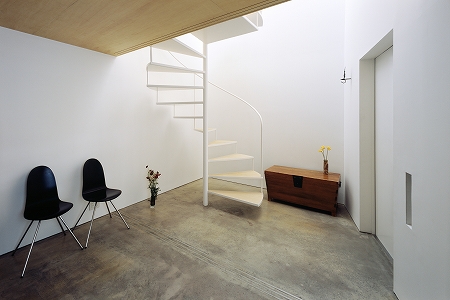 Surrealistic House in Japan
