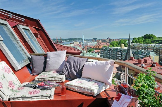 Sweden Apartment Desgin With Cool Balcony