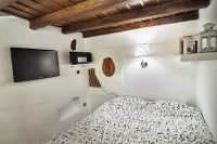 tiny-yet-stylish-rome-apartment-of-7-square-meters-6