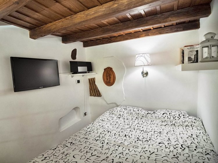 Super Compact Yet Stylish Apartment Of Only 7 Square Meters
