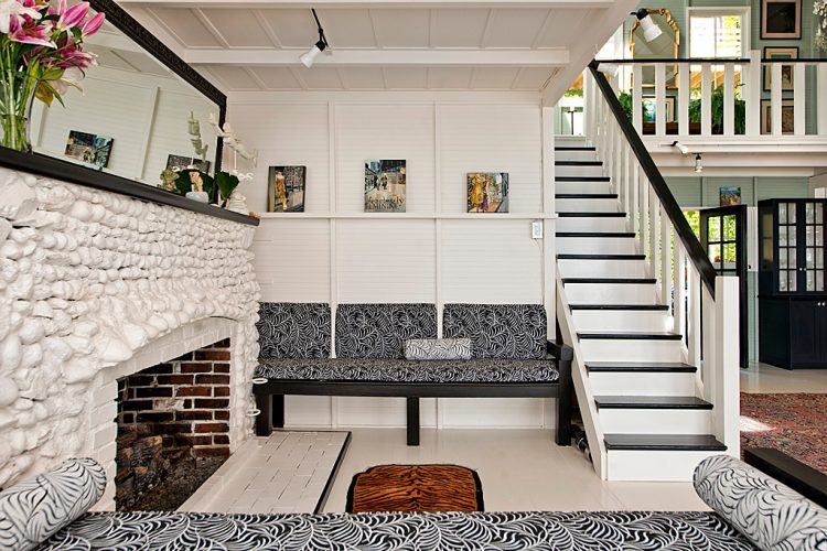 Traditional And Cozy Island Beach Cottage