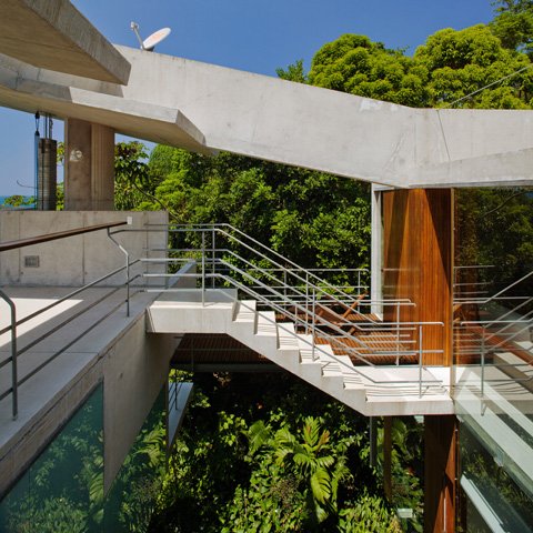 Floating Tropical House Design on a Steep Slope – Casa Em Ubatuba by SPBR