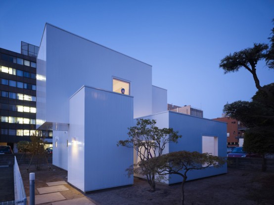Ultra Minimalist House Made Of Boxes in Japan