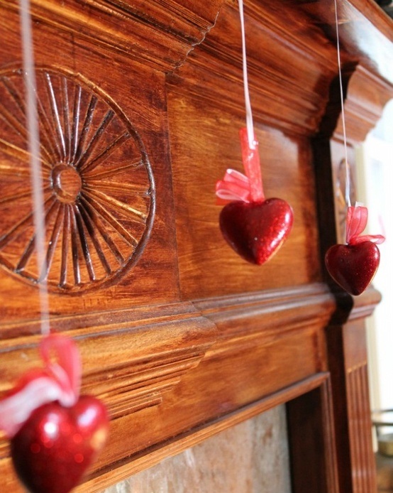 Valentines Day Mantel Decor Ideas