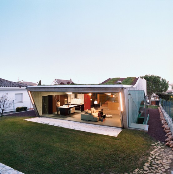 Villa Bio – Contemporary House with Hydroponic Rooftop Garden