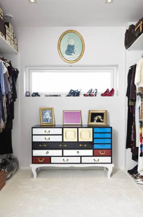 Villa With A Horse In The Living Room DigsDigs