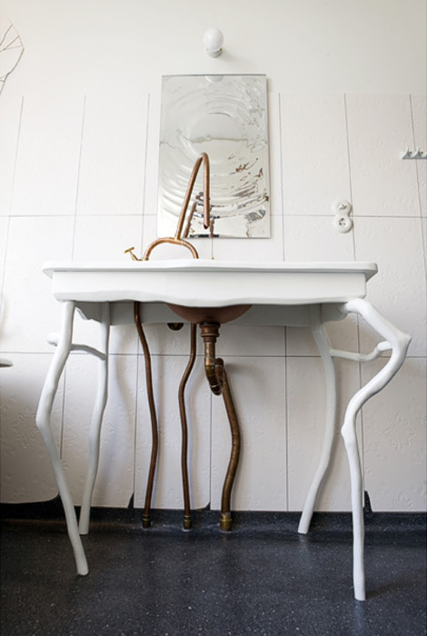 Vintage And Sculptural Bathroom Design