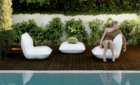 Outdoor Furniture That Reminds Cushions – Pillow by Vondom