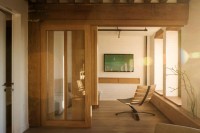 warm-manhattan-home-with-an-extensive-wood-use-5
