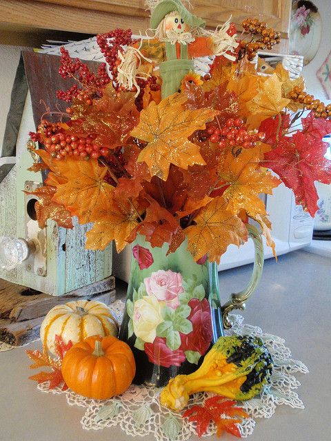 30 cool ways to use autumn leaves for fall home décor digsdigs
