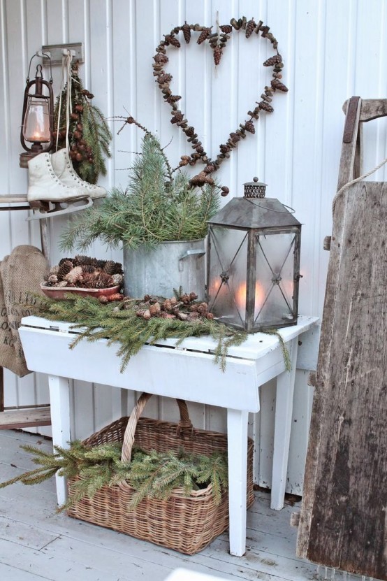 Welcoming And Cozy Christmas Entryway Decor Ideas