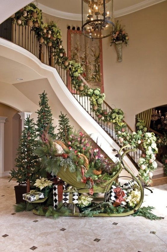 Welcoming And Cozy Christmas Entryway Decor Ideas