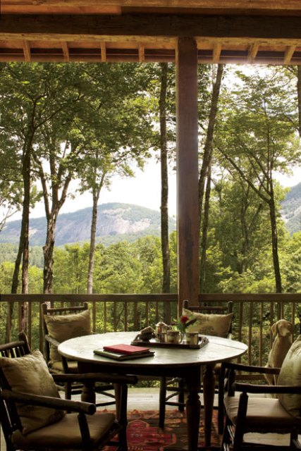 Welcoming Retreat In North Carolina Forests