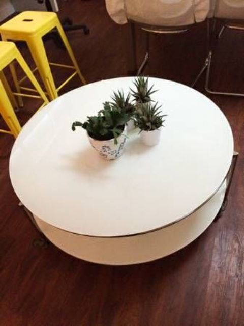 white Strind plant stand