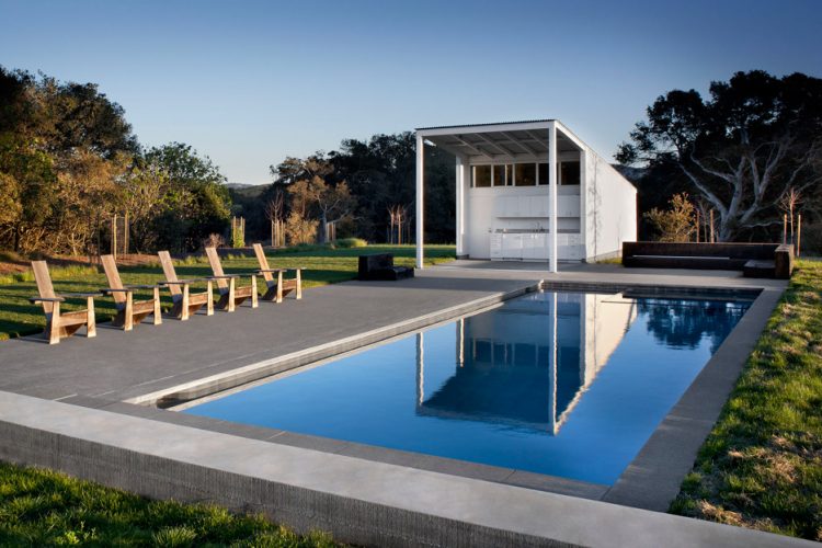 White Barn Like House With Modern Features