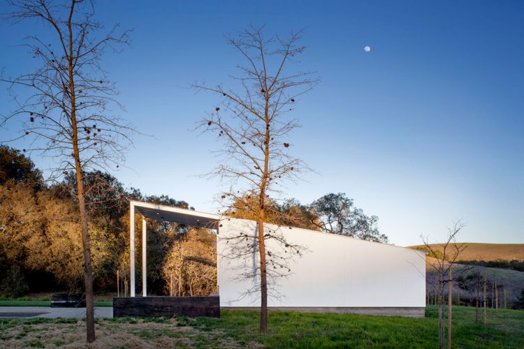 White Barn Like House With Modern Features