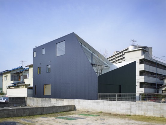 Wrap House By Japanese Architects