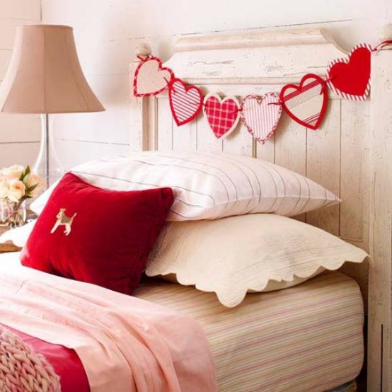 Wreath And Garland Ideas For Valentine's Day