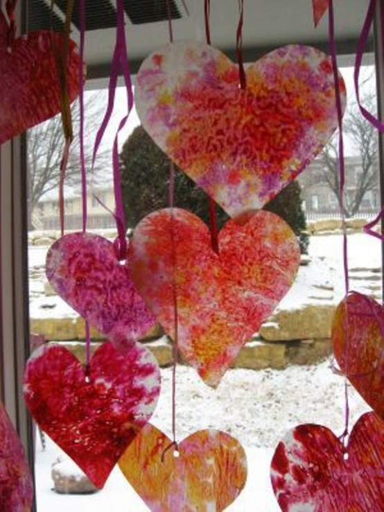 Wreath And Garland Ideas For Valentine's Day