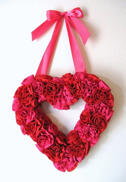 Wreath And Garland Ideas For Valentine's Day